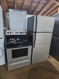 Ge Frigge and stove