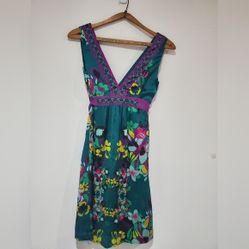 H&amp;M V-neck/back emerald green floral dress size 2 