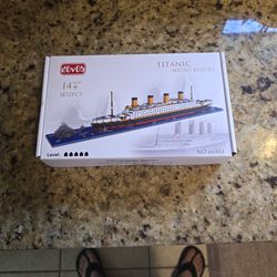 Titanic Micro Blocks New In Box 