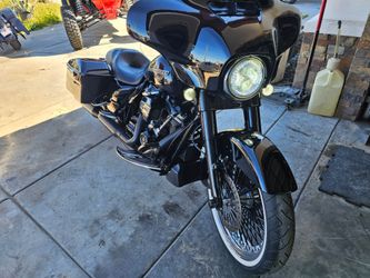 2018 harley streetglide runs excellent