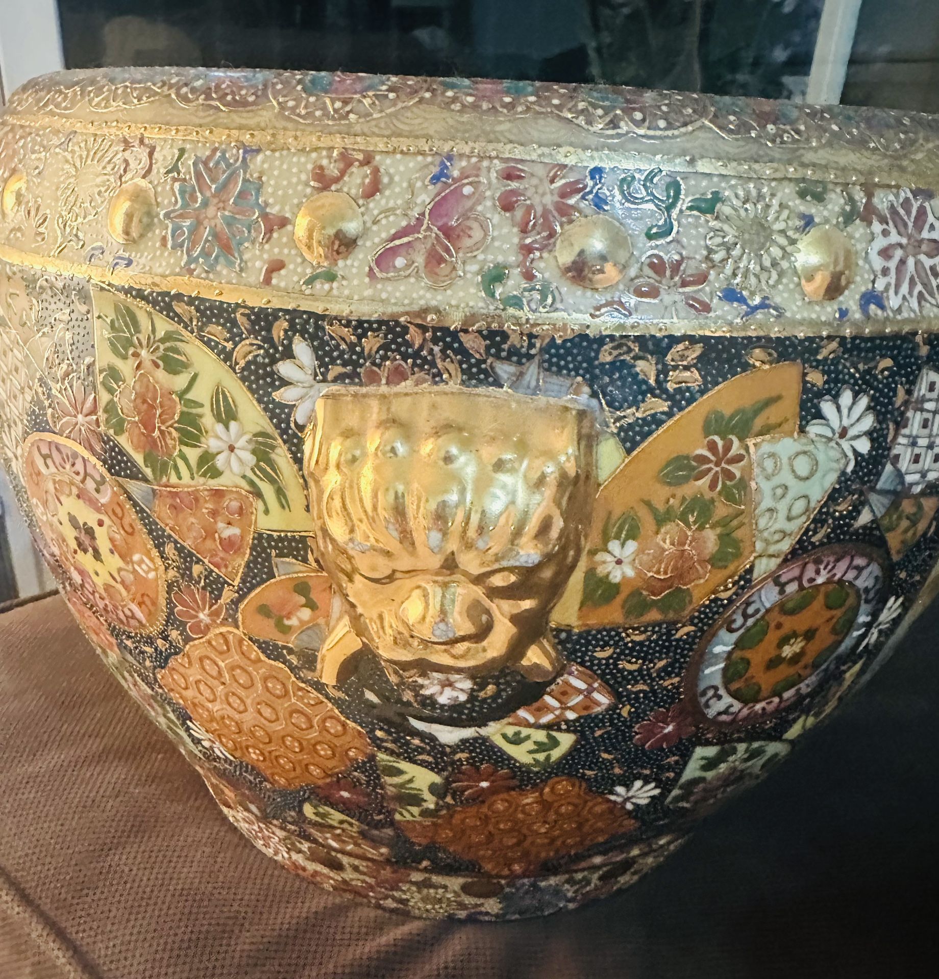 Large Chinese gold porcelain vase.