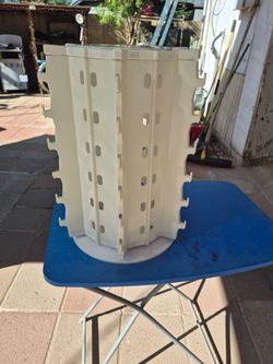 (Glasses) Rotating Tower for sunglasses, reading glasses, everyday glasses.