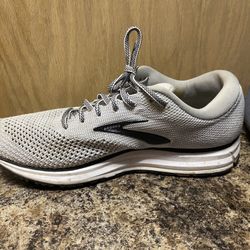 Brooks Tennis Shoes. Mens Size 11.5