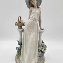 Rare Lladro 5378 "Time for Reflection"  Large Figurine Mint Condition! W/Box.