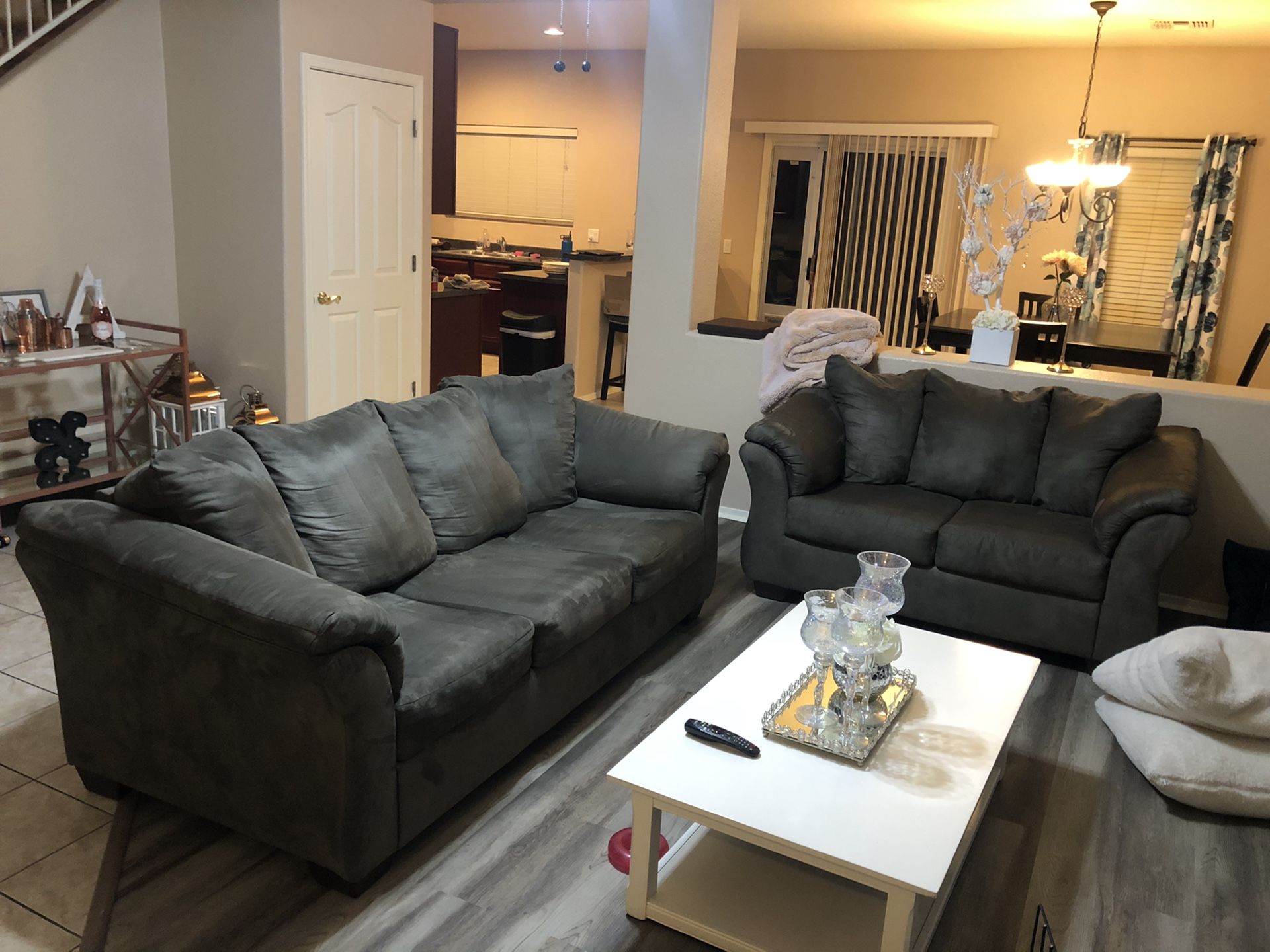 Sam Levitz Sofa & Loveseat for Sale in Tucson, AZ OfferUp
