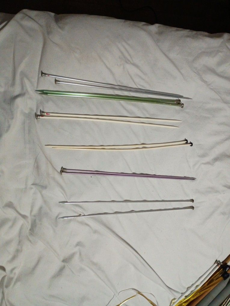 6 Metal Knitting Needles