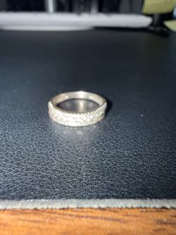 14k white gold ring with .6 carat diamonds size 6
