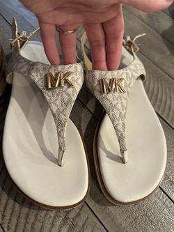 Mk Sandals 8 1/2 40 Still New.