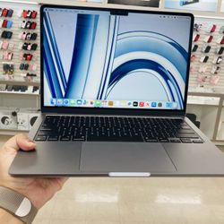 MacBook Air M3 8gb Ram 256gb SSD 