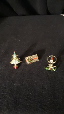 3 Vintage 1960s Christmas Pins