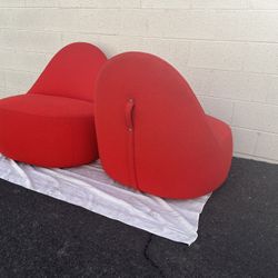 Bernhardt Mitt red upholstered lounge chair with locking wheels living room chair