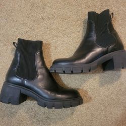 Woman's Leather Boots 