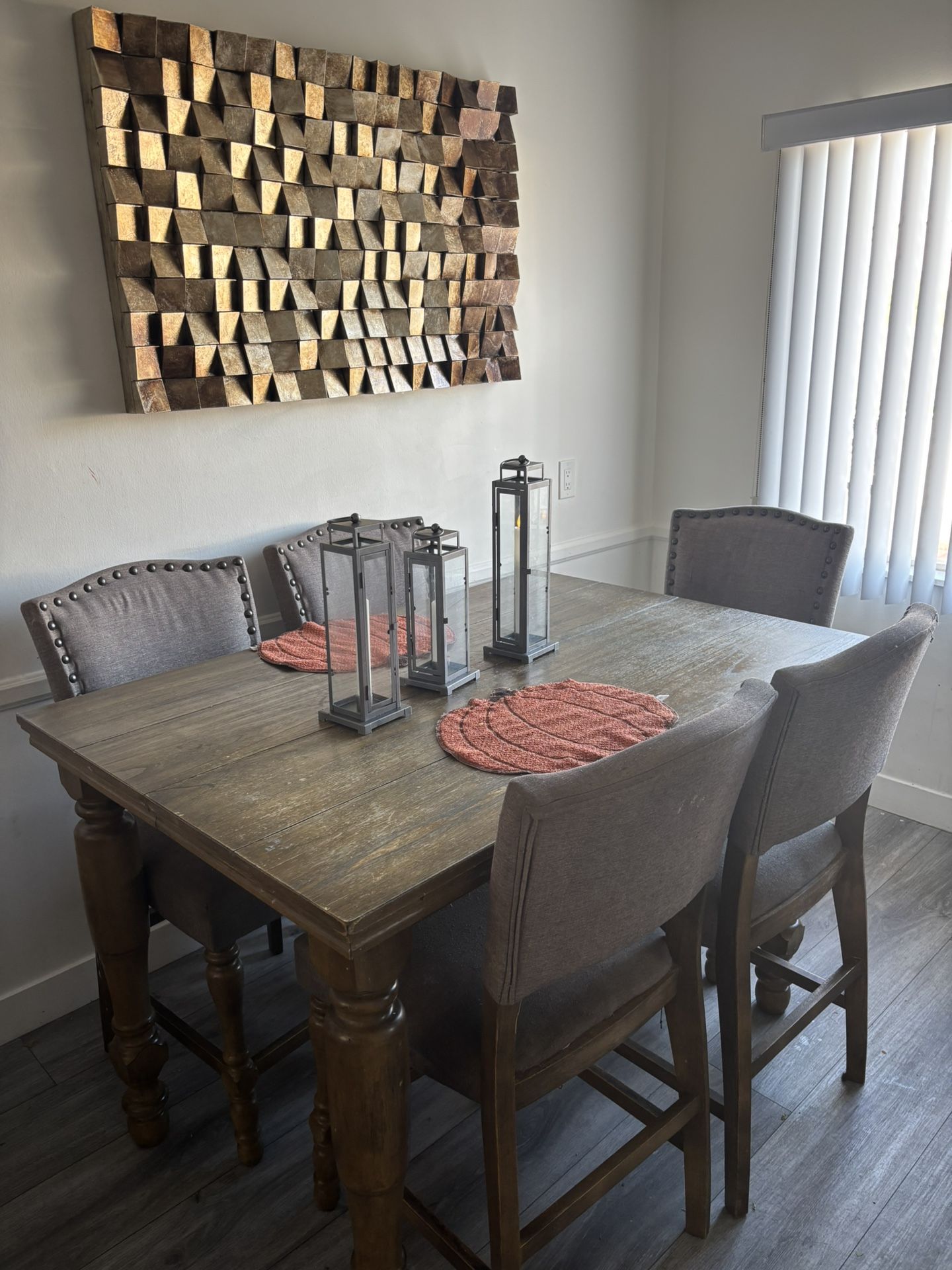 Dinning Table And Chairs