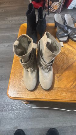 Shyanne Women’s Boots Size 11