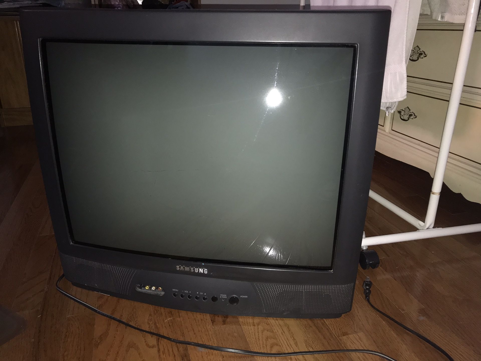 Samsung CRT TV 27”