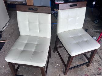 Set of 2 Rooms to Go Counter Height Bar Stools