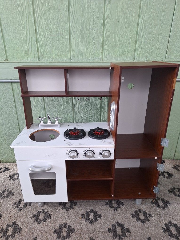 Kids Play Kitchen Outdoor Or Indoor $5