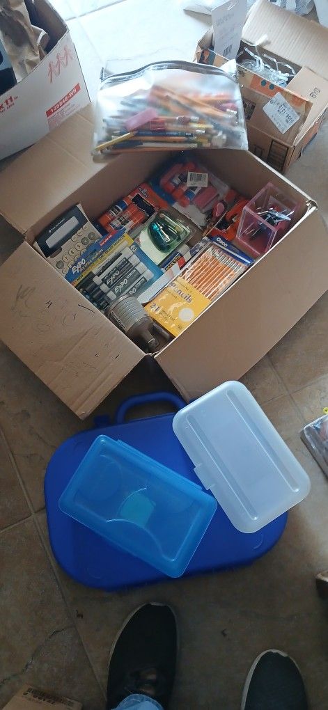 Lot School Supplies
