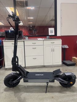 Dual-motor high-speed electric scooter