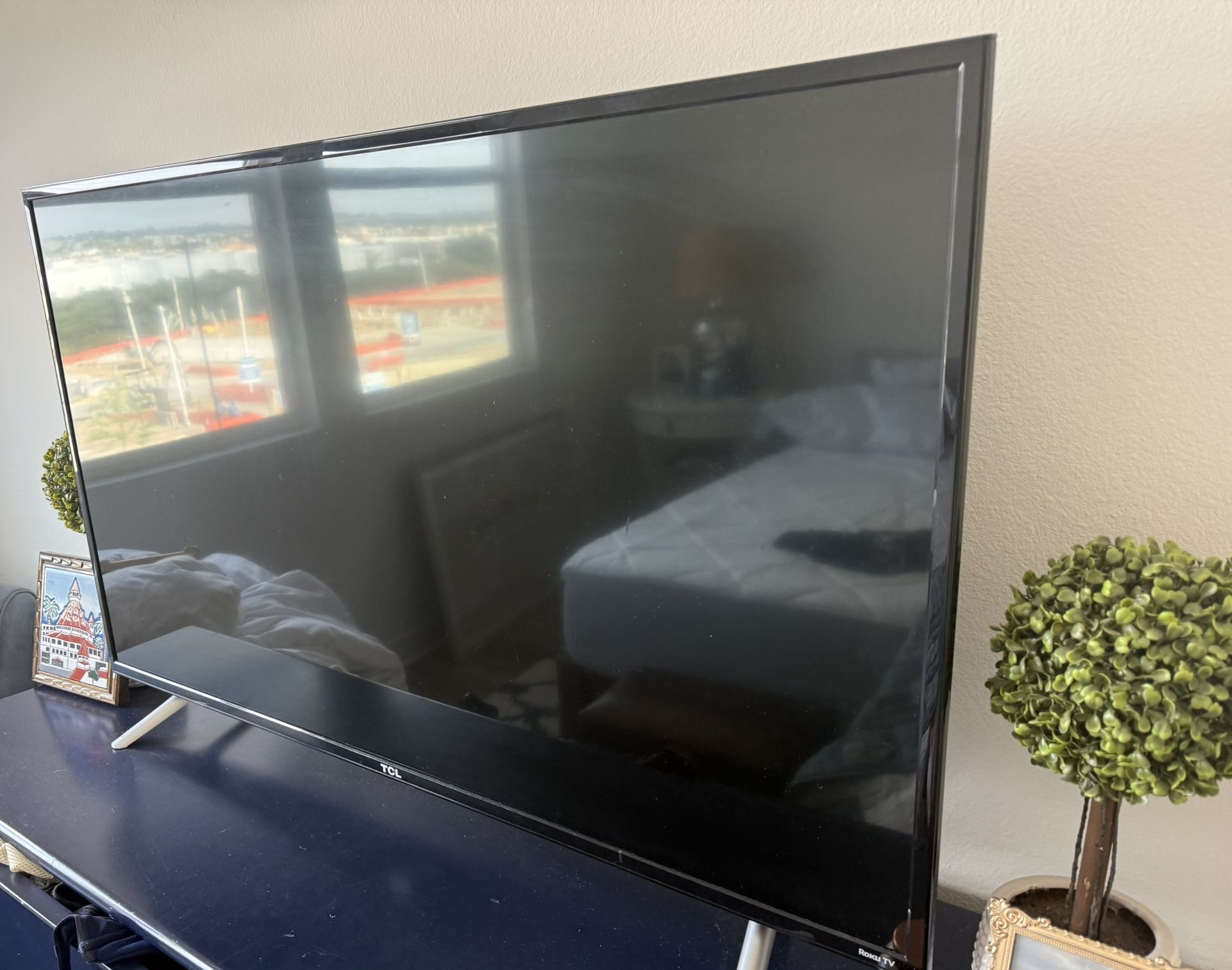 50” TCL Roku Flatscreen TV