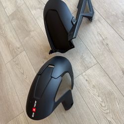 Aprilia RSV4/ Harley Davidson Lowerider St 