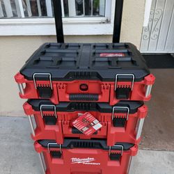 Milwaukee PACKOUT Box & Roller