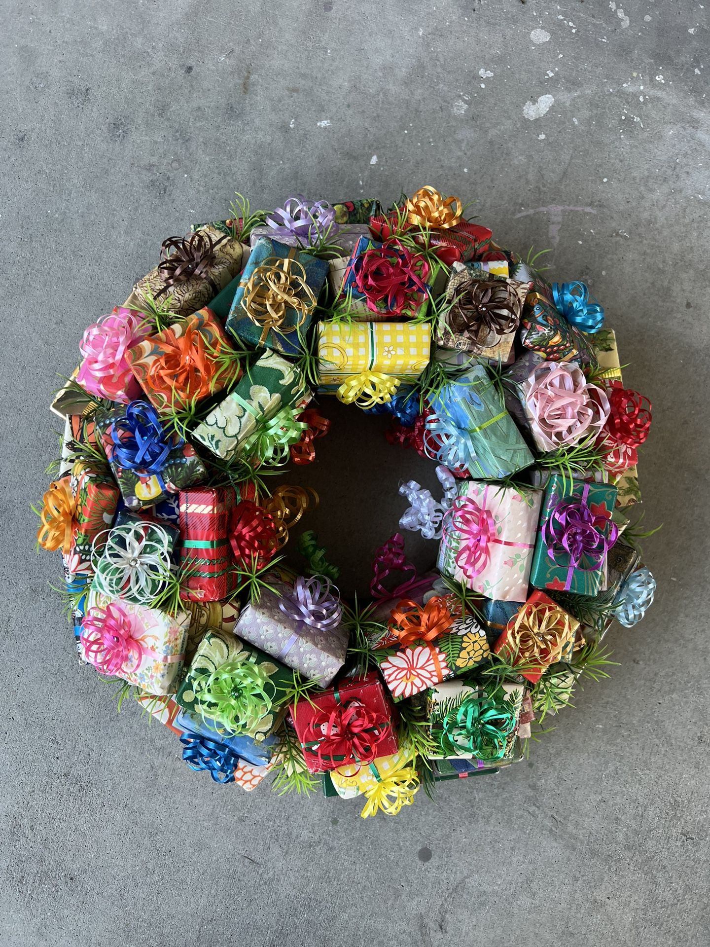 Vintage Christmas Presents Wreath Celluloid Gifts Under The Tree Santa Kitsch