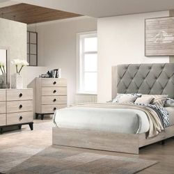 Bedroom Set 4 PCs. Dresser Mirror Queen Bed & Nightstand 