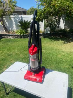 Gd. Cond. Dirt Devil Featherlite Cyclonic Vacuum