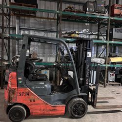 2010 Toyota 4000 lbs capacity forklift 