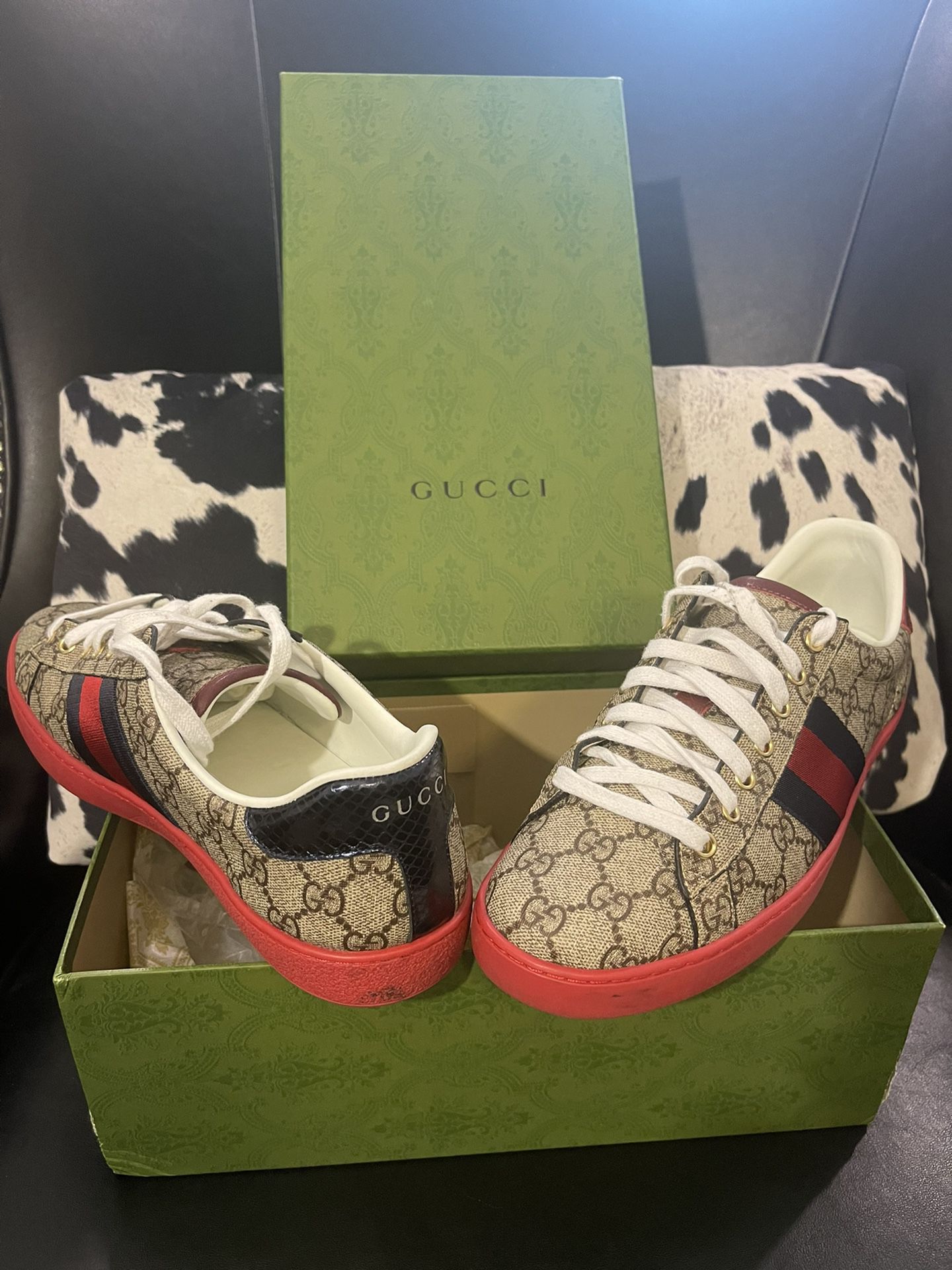 Gucci Men’s Ace Supreme Beige Low Top Sneaker 
