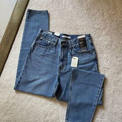 NWT Levi's '80s Mom Jeans High Rise Size 29/30