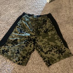 Vintage Camo Nike Shorts Size Large