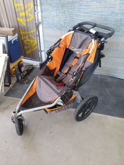 B O.B Jogging Stroller 
