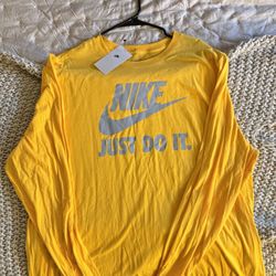 Men’s Nike Graphic Logo Shirt 2XL