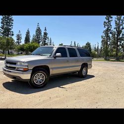 03 Suburban 1500 4x4 (read Description) 2800