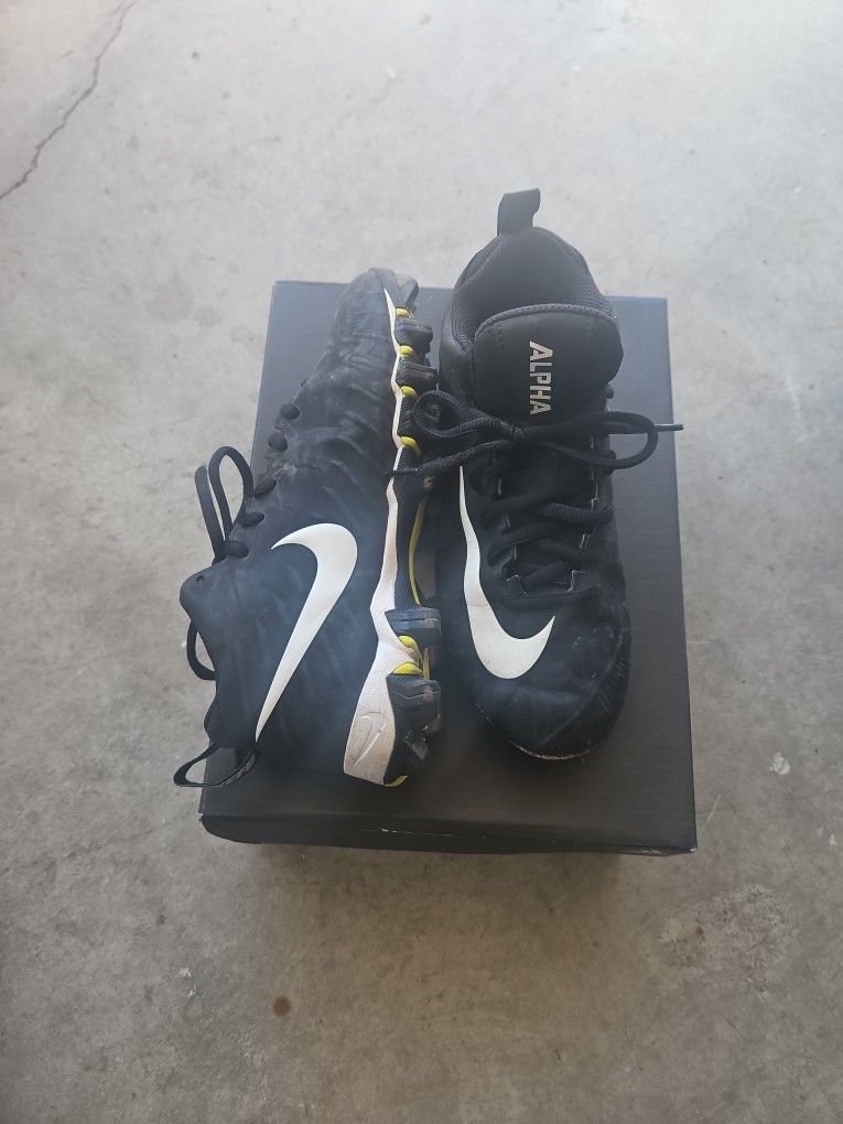 Kids Nike Alpha Football Cleats
