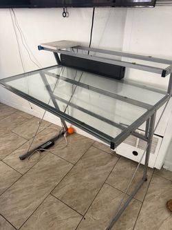 Computer desk