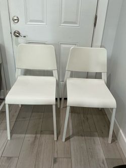 Set of 2 White Modern Dining Chairs