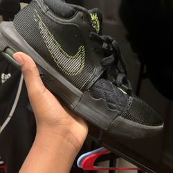 LeBron James Shoes Used $60/50 Size 8 Men’s 