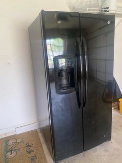 GE Fridge - In EXCELLENT working condition