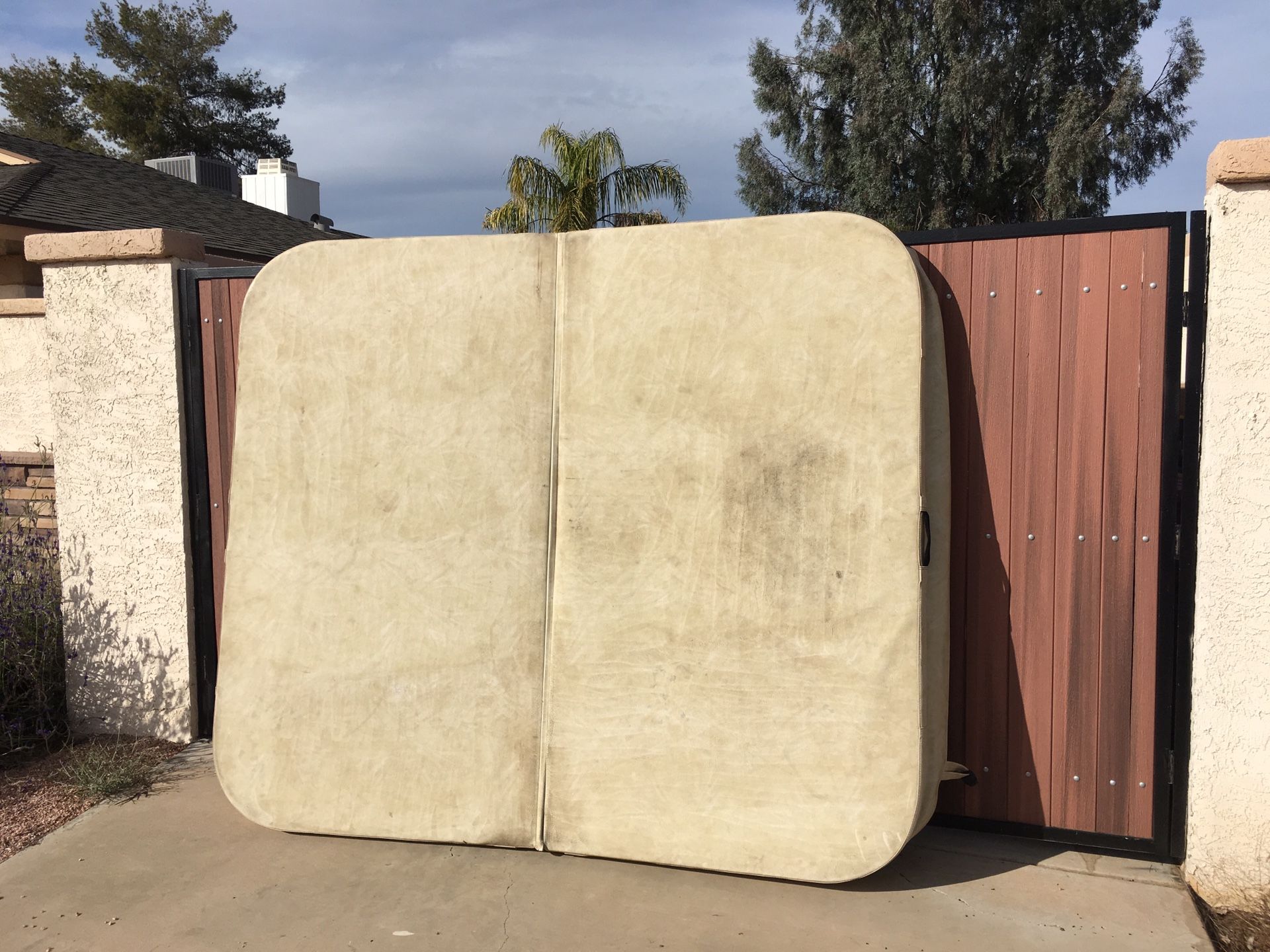 Hot tub cover in great shape