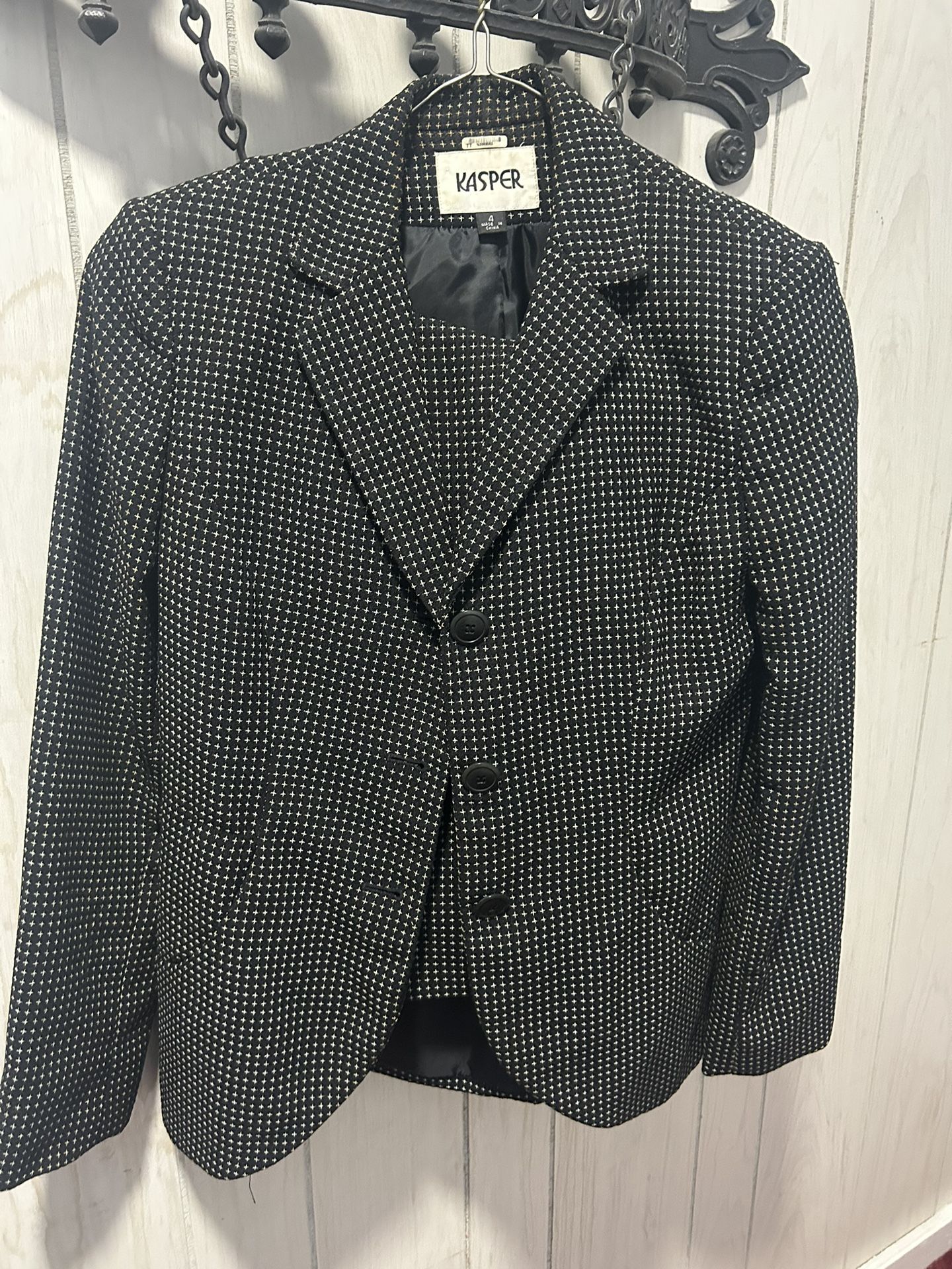 Black/White Kasper Suit