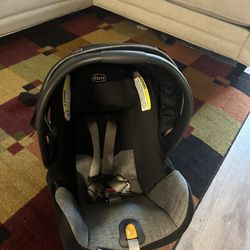 Chico’s Infant Car Set With 2 Base 