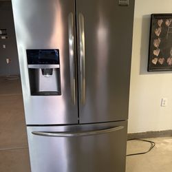 Frigidaire Refrigerator 