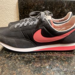 Nike Waffles Size 9