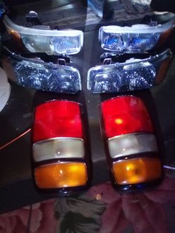 Headlight assembly for Sierra Tahoe and Yukon trucks