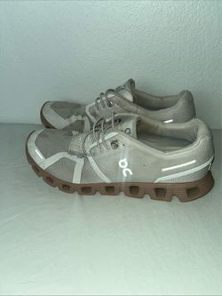 On Cloud 5 Athletic Shoes Sand Rosebrown Womens 9.5