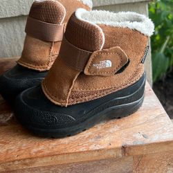 Kids Snow Boots size 9c
