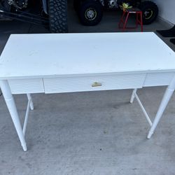 White Desk 